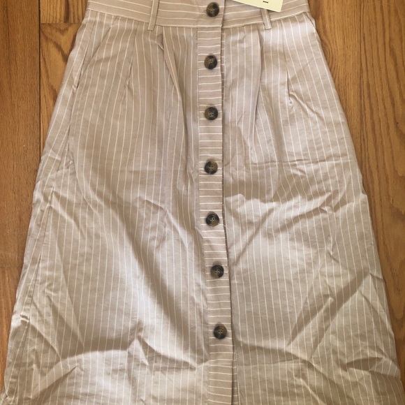 NWT Button Skirt - Picture 6 of 6